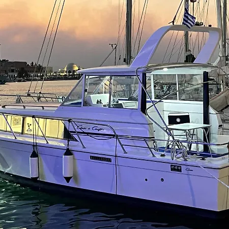 Rodos On The Sea ספינת מלון *
