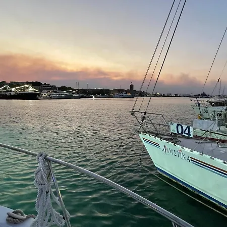 Rodos On The Sea Πλωτό κατάλυμα