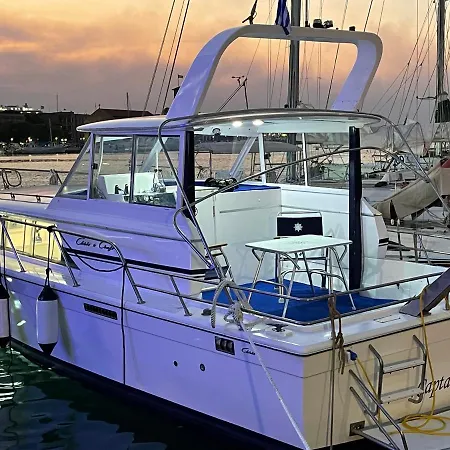 Botel Rodos On The Sea *